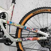 chain-tape-3000-stickerbomb-13622-t3-c001.jpg