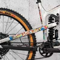 chain-tape-3000-stickerbomb-18213-t3-c001.jpg