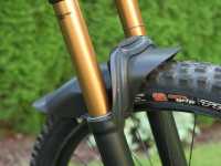 FOX36MY18_racing_rignt_front.jpg