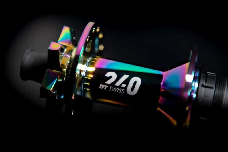 DT-Swiss-240-Oil-Slick-Limited-edition-mountain-bike-hubs_rear-rainbow-teaser-800x533.jpg