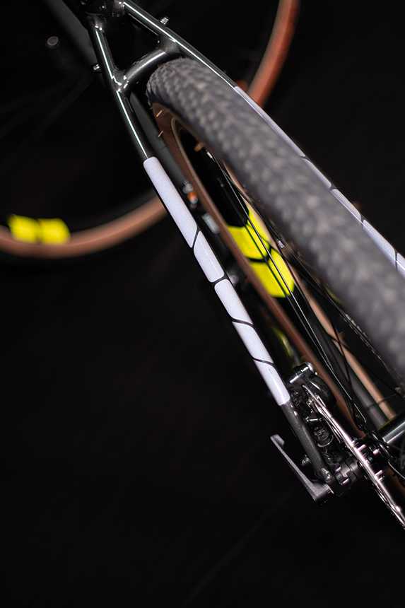 re-flex-everywhere-stealth-16118-rr-r001.jpg