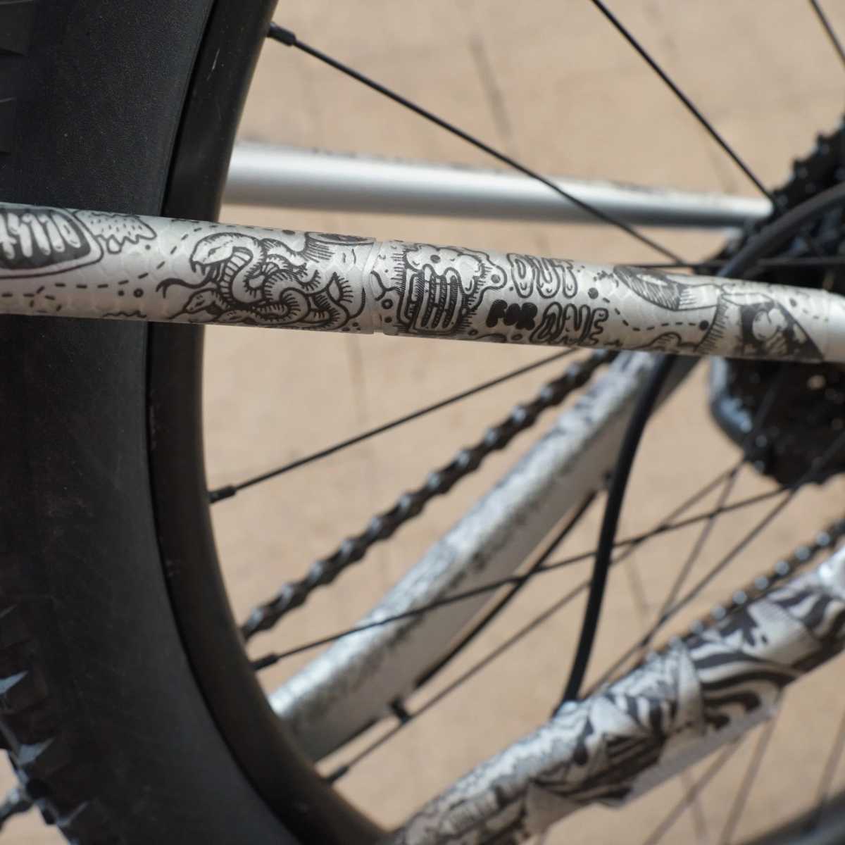chain-tape-3000-vanlife_4-min.jpg