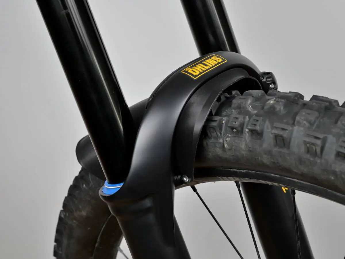 ohlins_rxf38m2_mini_mudguard_front_view.jpg
