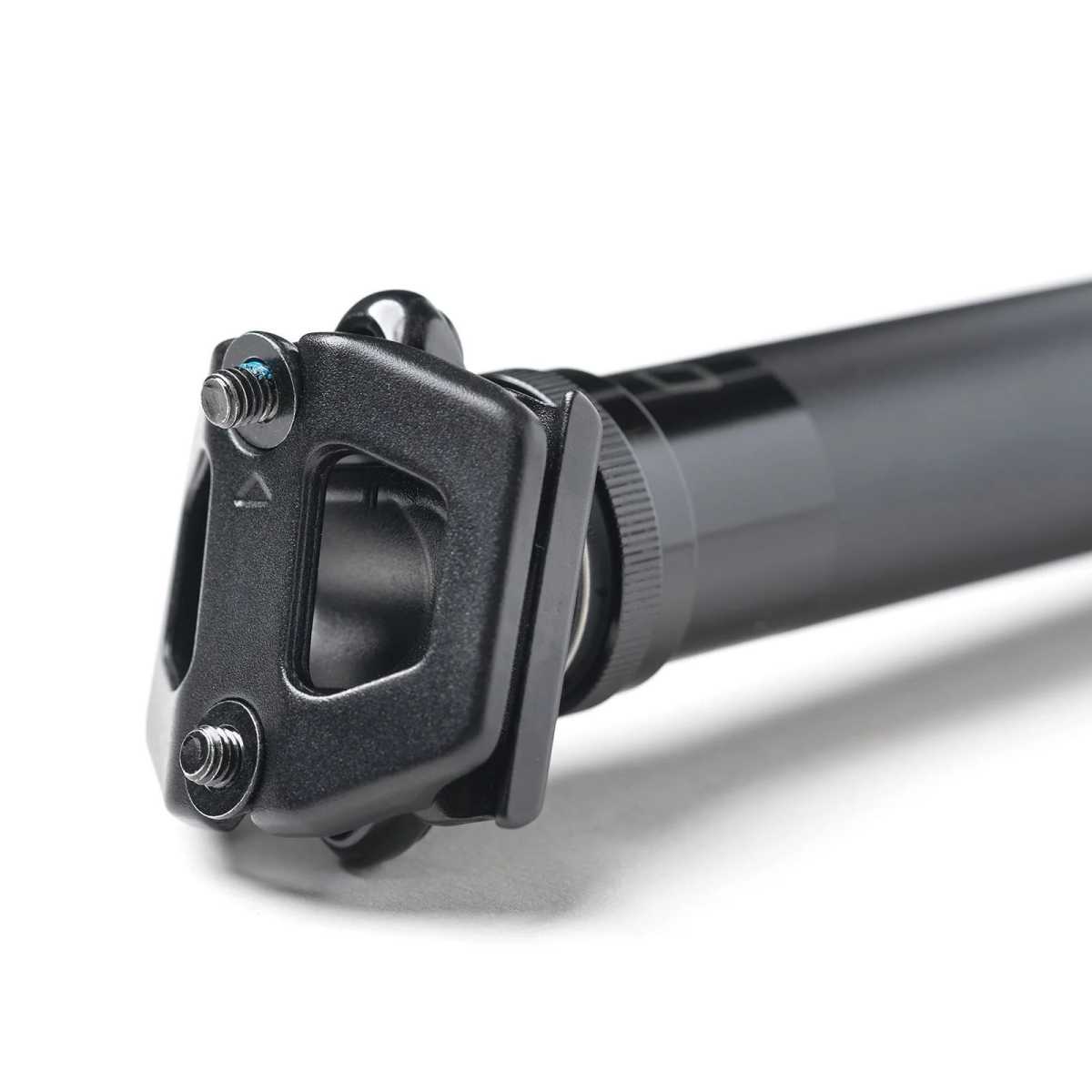 OneUp-Components_V3Dropper_DetailSaddleClamp.jpg
