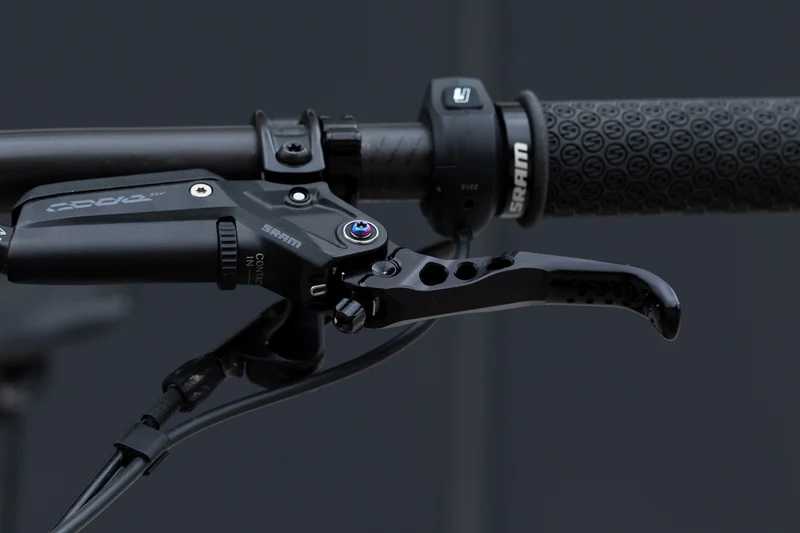 sram black.jpg
